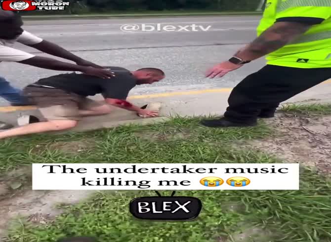 Video :A drug addict causes a collision, asks other drivers for assistance, and then steals a car to get away